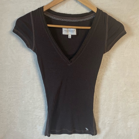 Abercrombie & Fitch Tee - Picture 1 of 3